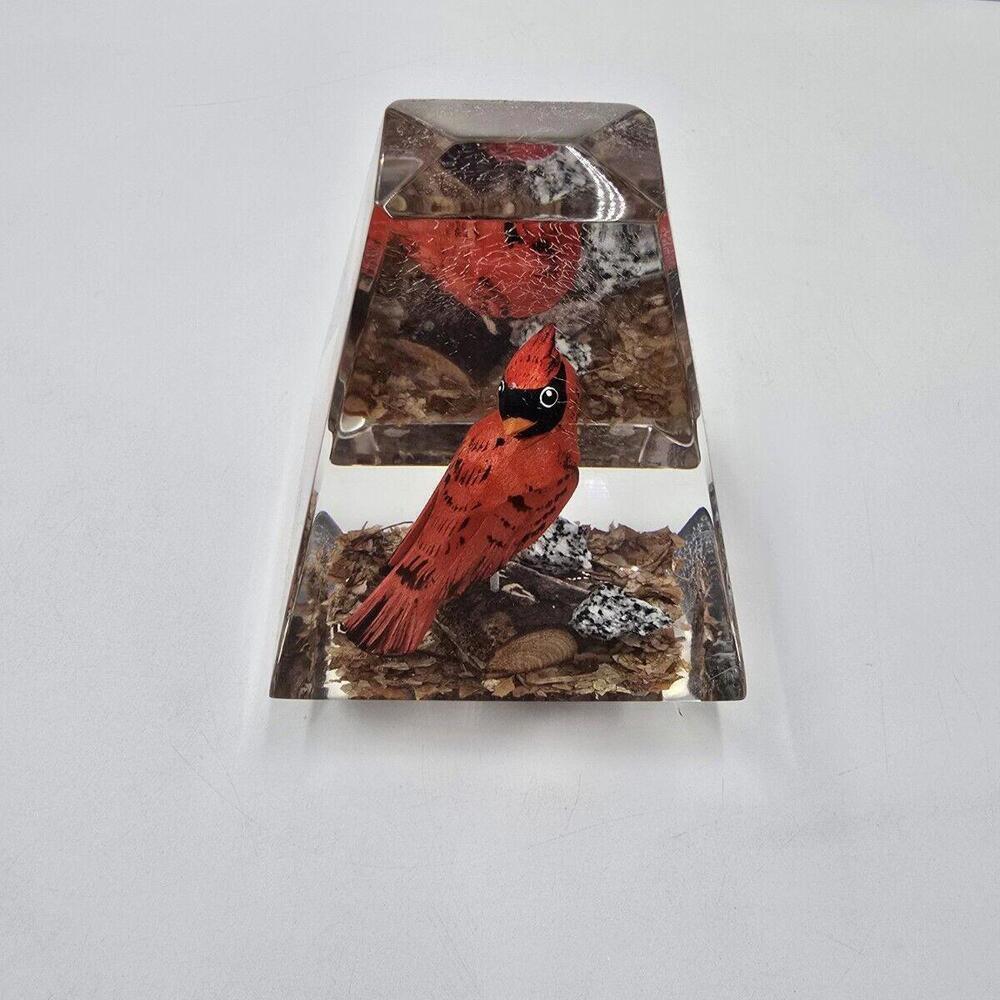 Vtg‎ Cardinal Bird Lucite Paperweight Hand Carved Wood Nature Tapered